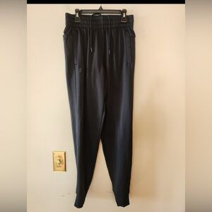 Under Armour black athletic pants size womens small